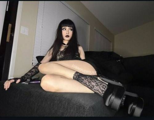 MadamZomboDomme vampabrat on nudesceleb.com